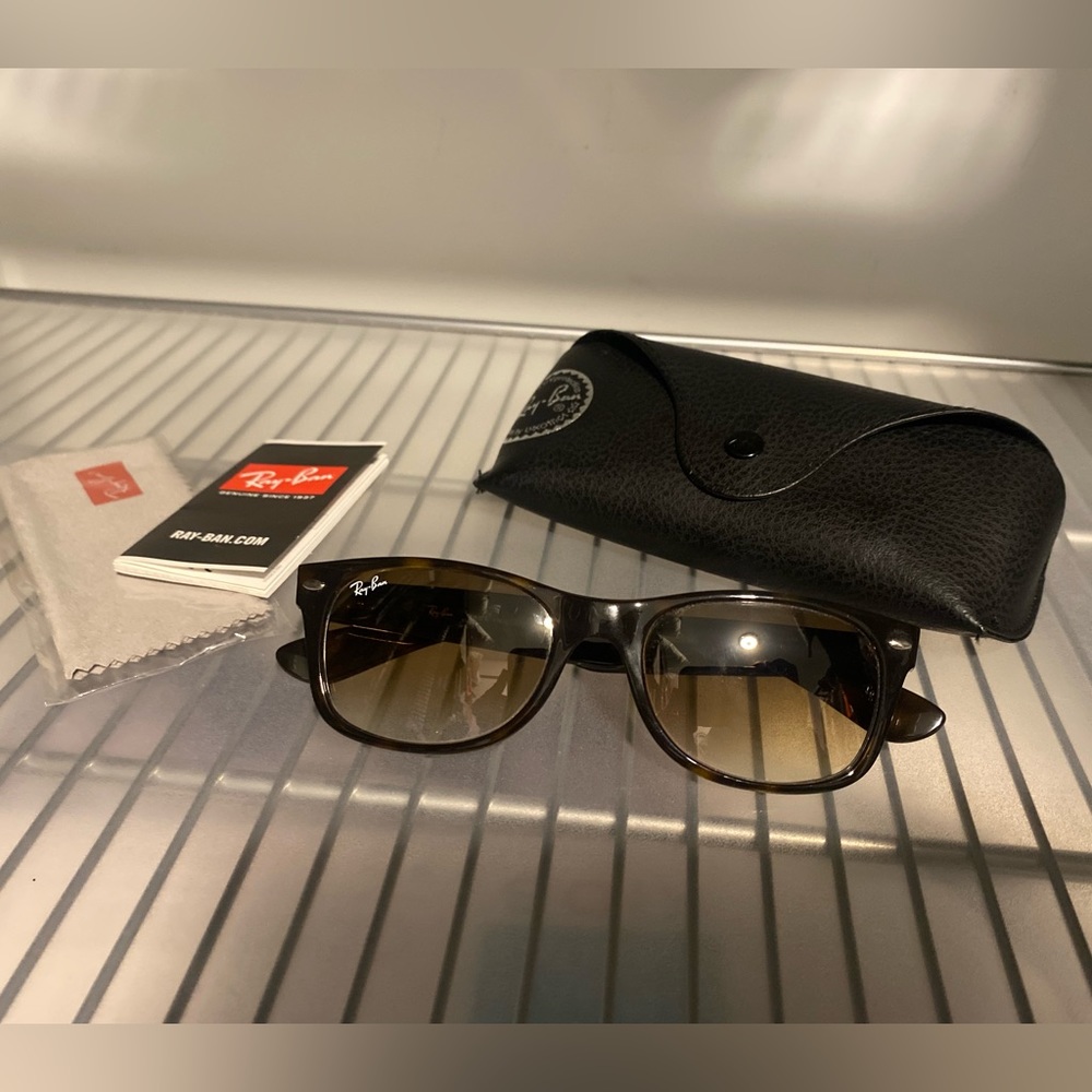 Ray Ban RB2132 New Wayfarer | Used/Like New